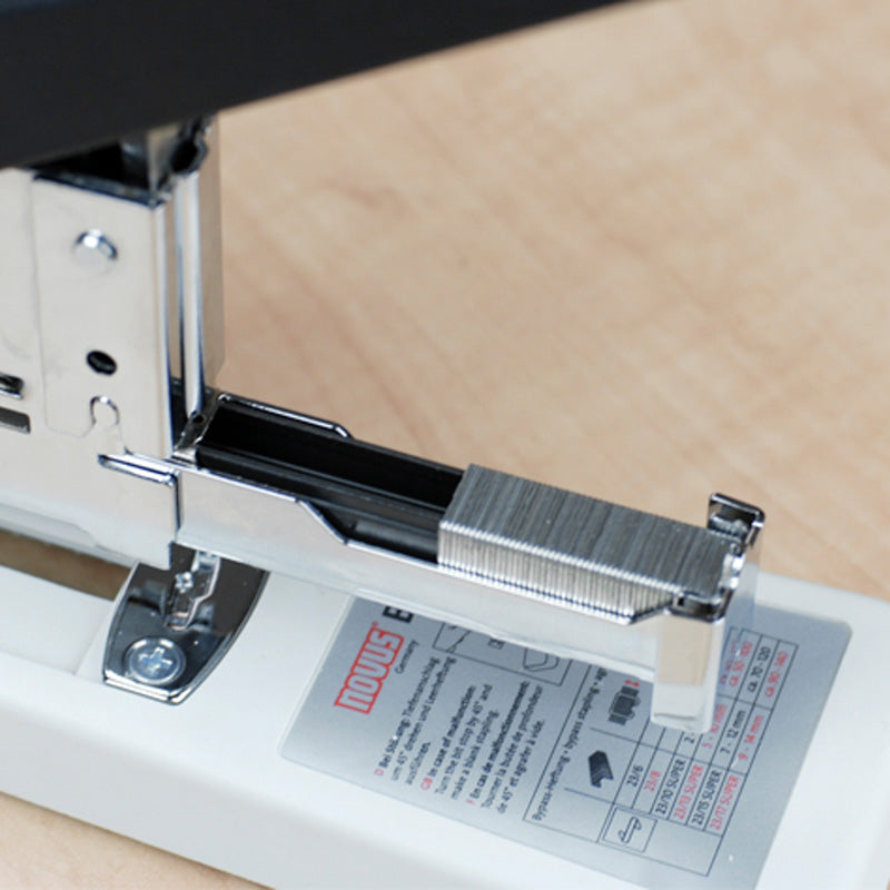 Deluxe Heavy-Duty Stapler (up to 140 sheets)